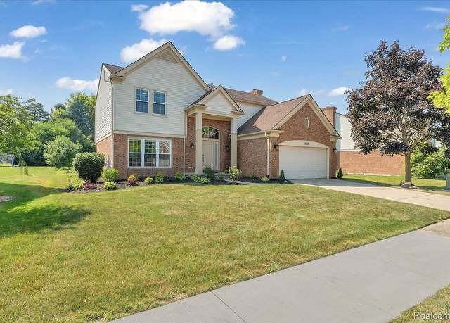 Property at 1212 Harvard Dr, Rochester Hills, MI 48307, 4 beds, 3 baths