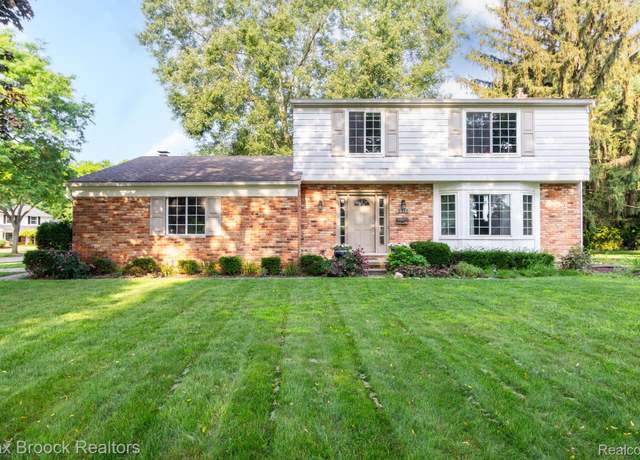 Property at 3715 Ledge Dr, Troy, MI 48084, 4 beds, 2.5 baths