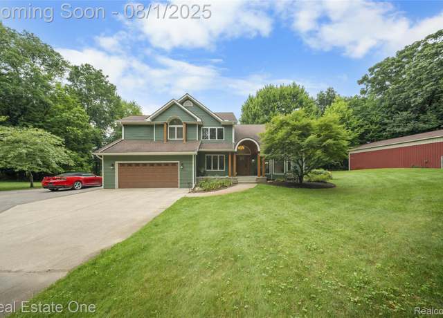 Property at 2031 St Clair Dr, Highland, MI 48357, 4 beds, 2.5 baths