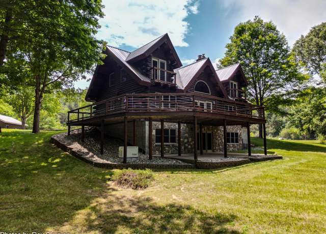 Property at 4585 W Arrowhead Dr, White Cloud, MI 49349, 4 beds, 3.5 baths