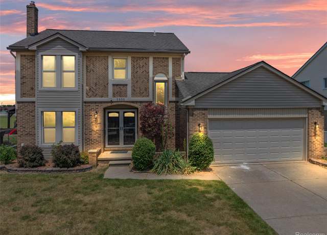 Property at 3335 Alderdale Dr, Sterling Heights, MI 48310, 3 beds, 3 baths