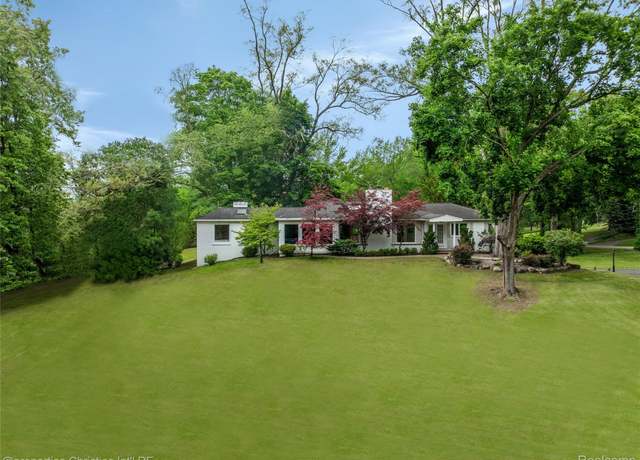 Property at 26335 Woodlore Rd, Franklin, MI 48025, 3 beds, 3 baths