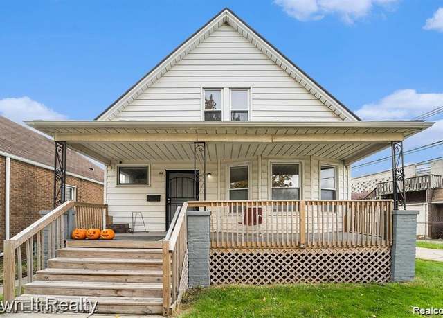 Property at 44 Maple St, River Rouge, MI 48218, 5 beds, 2 baths