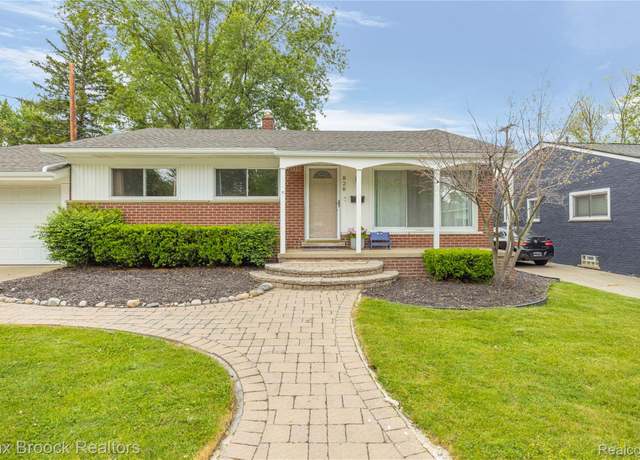 Property at 828 W Baker Ave, Clawson, MI 48017, 3 beds, 2 baths