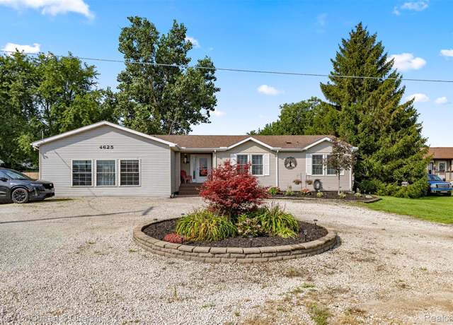 Property at 4625 Bluebush Rd, Monroe, MI 48162, 3 beds, 2.5 baths
