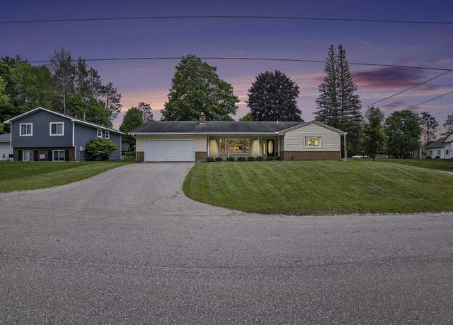 Property at 511 Franklin St, Kingsley, MI 49649, 4 beds, 2.5 baths