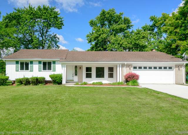 Property at 23735 W Newell Cir, Farmington Hills, MI 48336, 4 beds, 2.5 baths