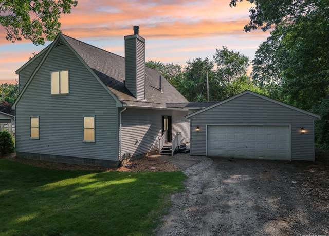 Property at 10746 Winthrop Rd, Pinckney, MI 48169, 4 beds, 2 baths