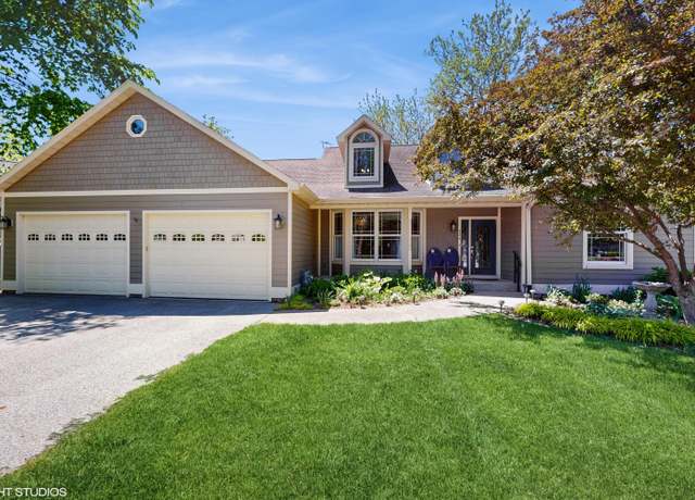 Property at 224 S Jameson St, New Buffalo, MI 49117, 4 beds, 3.5 baths