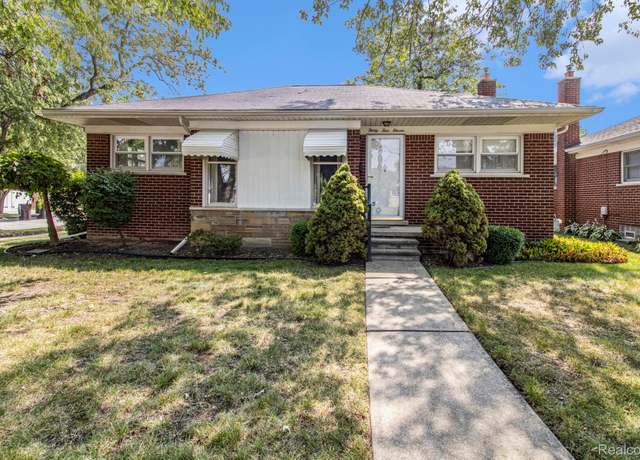 Property at 3411 Syckelmoore St, Trenton, MI 48183, 3 beds, 1.5 baths
