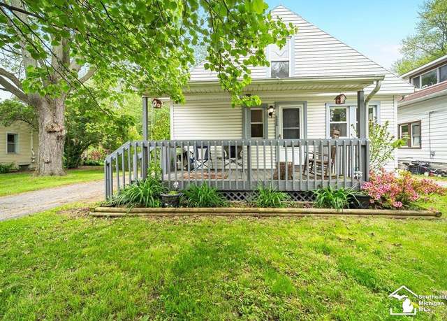 Property at 5520 Wilson St, Trenton, MI 48183, 2 beds, 1 bath