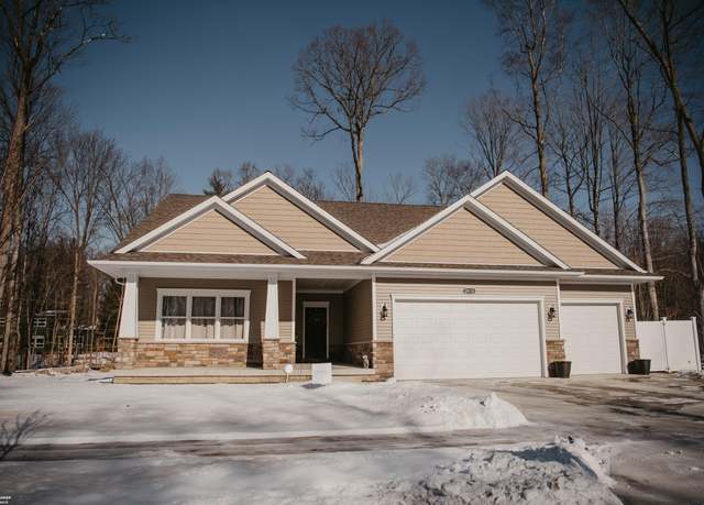 Property at 3915 Capital Ave, Fort Gratiot, MI 48059, 3 beds, 2 baths