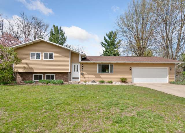 Property at 1409 Crosslanes St, Mount Pleasant, MI 48858, 4 beds, 2 baths