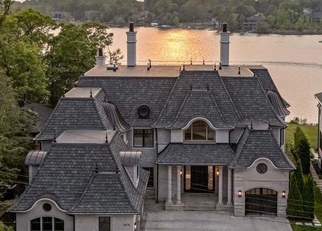 Property at 2676 Lari Ct, West Bloomfield, MI 48324, 5 beds, 7 baths
