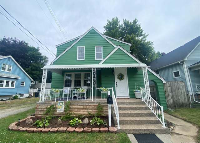 Property at 1809 Chestnut St, Port Huron, MI 48060, 3 beds, 1.5 baths