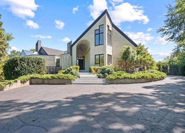 Property at 4912 Oakwood Ct, Commerce Twp, MI 48382, 4 beds, 4.5 baths