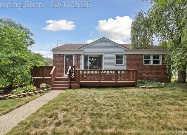 Property at 31021 Hathaway St, Livonia, MI 48150, 3 beds, 2 baths