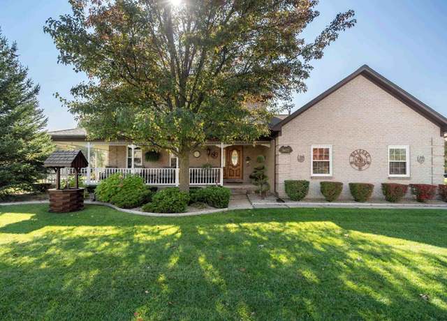Property at 36672 Orchard Lake Dr, New Baltimore, MI 48047, 4 beds, 2.5 baths