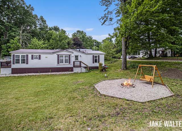 Property at 11720 Sparrow Dr, Lakeview, MI 48850, 3 beds, 2 baths