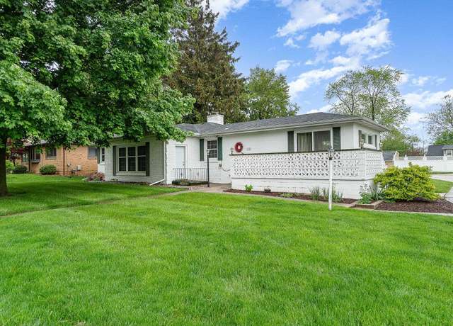 Property at 1027 W Superior St, Alma, MI 48801, 3 beds, 2 baths