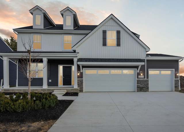 Property at 52630 Wellington Valley Dr, Macomb, MI 48042, 4 beds, 2.5 baths