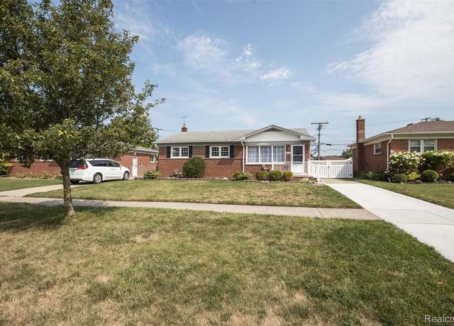 Property at 2800 Marian Dr, Trenton, MI 48183, 3 beds, 2 baths