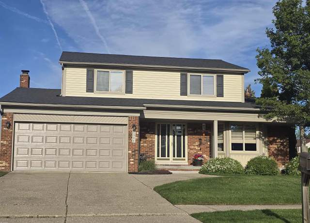 Property at 45984 Hollowoode Ln, Macomb, MI 48044, 3 beds, 2.5 baths