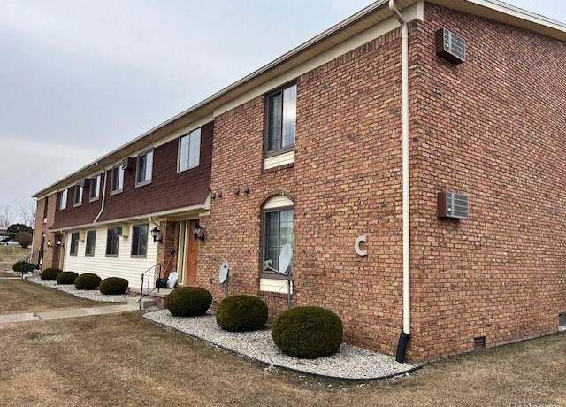 Property at 1900 River Rd Unit C6, Marysville, MI 48040, 2 beds, 1.5 baths