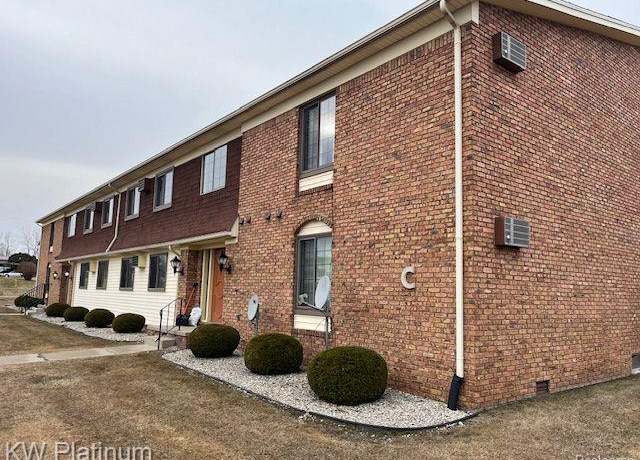 Property at 1900 River Rd Unit C6, Marysville, MI 48040, 2 beds, 1.5 baths