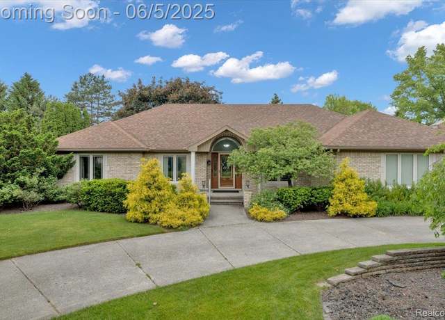 Property at 54549 Sherwood Ln, Shelby Twp, MI 48315, 3 beds, 3.5 baths
