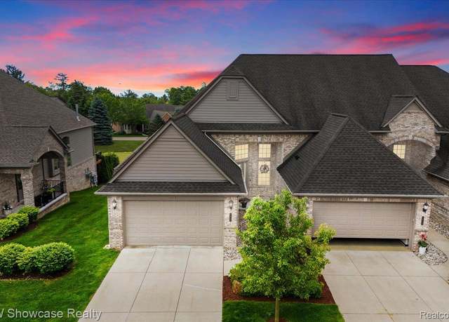 Property at 5624 Knob Hill Cir, Clarkston, MI 48348, 3 beds, 3 baths