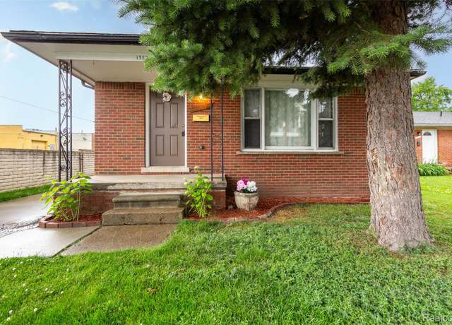 Property at 1307 Hanford Ave, Lincoln Park, MI 48146, 3 beds, 1 bath