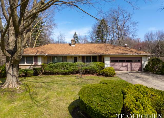 Property at 3508 Meadowcroft Ave, Kalamazoo, MI 49004, 3 beds, 1.5 baths