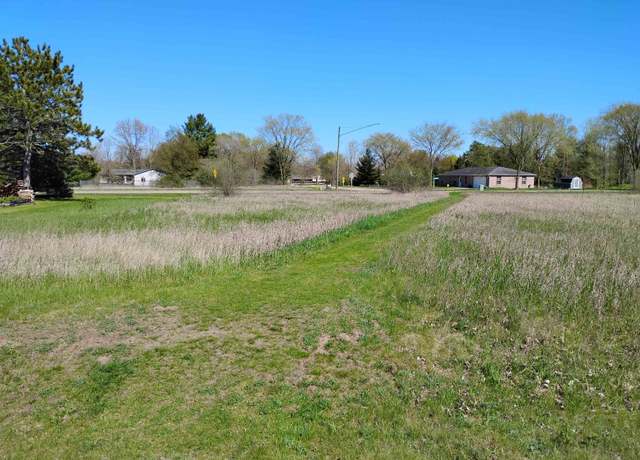 Property at 1014 Fairway Dr, Lake Isabella, MI 48893