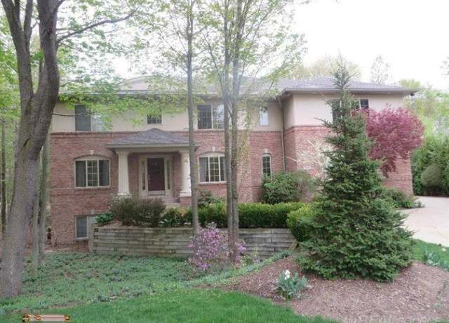 Property at 2978 Creek Edge Ct, Holland, MI 49424, 5 beds, 4.5 baths