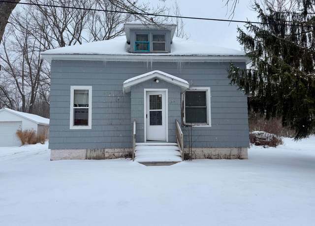Property at 5710 8 Mile Rd, Onekama, MI 49675, 4 beds, 1 bath