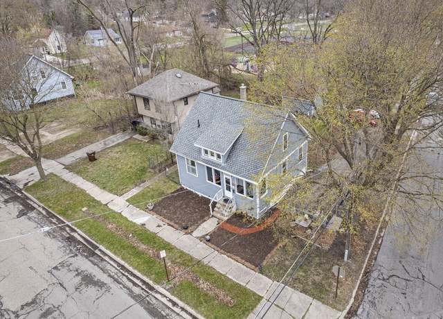 Property at 1717 Carl Breeding Way, Jackson, MI 49203, 3 beds, 1.5 baths