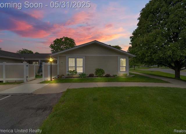 Property at 39725 Village Wood Ln #39, Novi, MI 48375, 2 beds, 1 bath