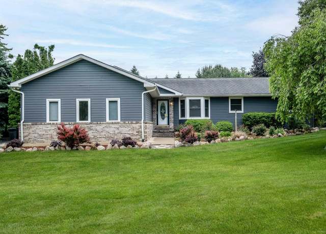 Property at 2126 Hartwick Ln, Howell, MI 48855, 3 beds, 3 baths