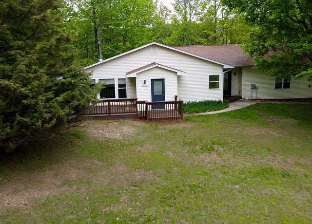Property at 12110 Jonathan Dr, Rapid City, MI 49676, 3 beds, 2 baths