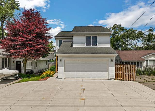 Property at 1411 Rivona Dr, Waterford, MI 48328, 3 beds, 2.5 baths