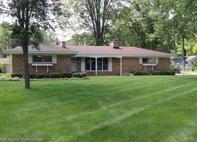 Property at 3489 Overton St, Waterford, MI 48328, 3 beds, 2 baths
