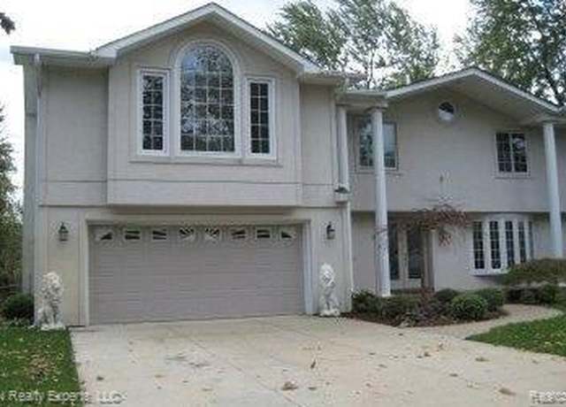 Property at 1965 Devonshire Rd, Bloomfield Hills, MI 48302, 5 beds, 3.5 baths