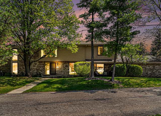 Property at 7346 Creek View Ct, West Bloomfield, MI 48322, 2 beds, 2.5 baths