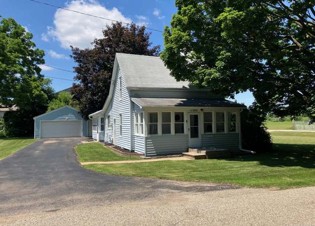 Property at 11306 West St, Grand Blanc, MI 48439, 3 beds, 2 baths