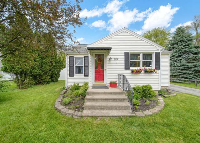Property at 912 Gerald Ave, Jackson, MI 49203, 2 beds, 1 bath
