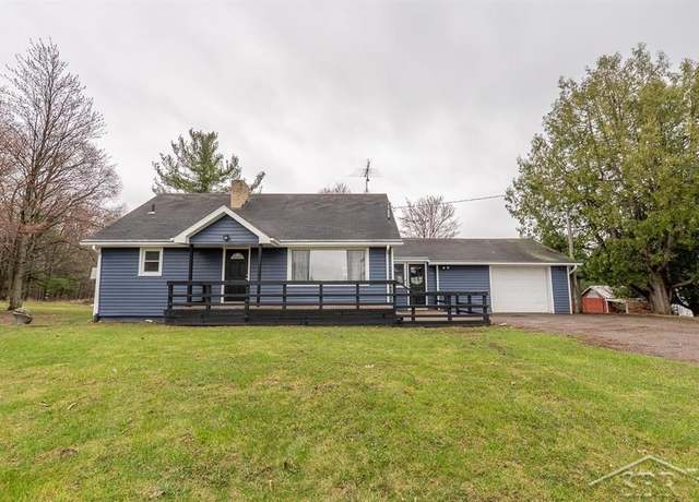 Property at 5125 W Michigan 61 Hwy, Gladwin, MI 48624, 3 beds, 2 baths