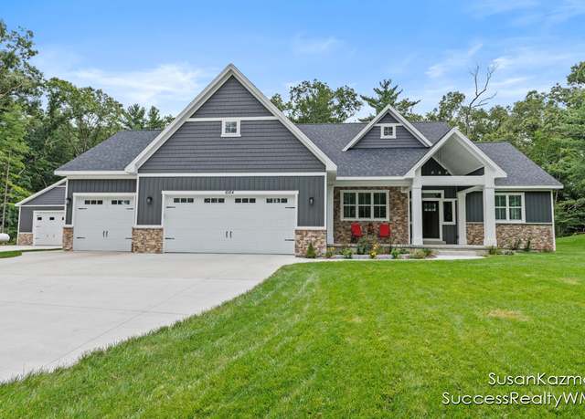 Property at 6164 English Ave NE, Comstock Park, MI 49321, 5 beds, 3 baths