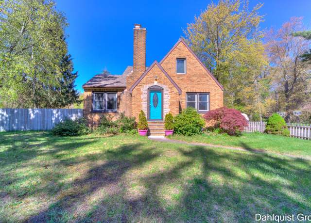 Property at 1573 N Whitehall Rd, Muskegon, MI 49445, 4 beds, 1 bath