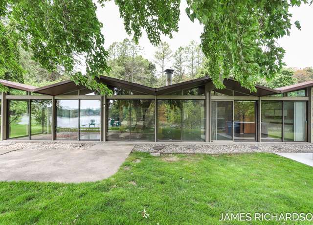 Property at 4246 Lin-nan Ln, Muskegon, MI 49441, 3 beds, 2 baths